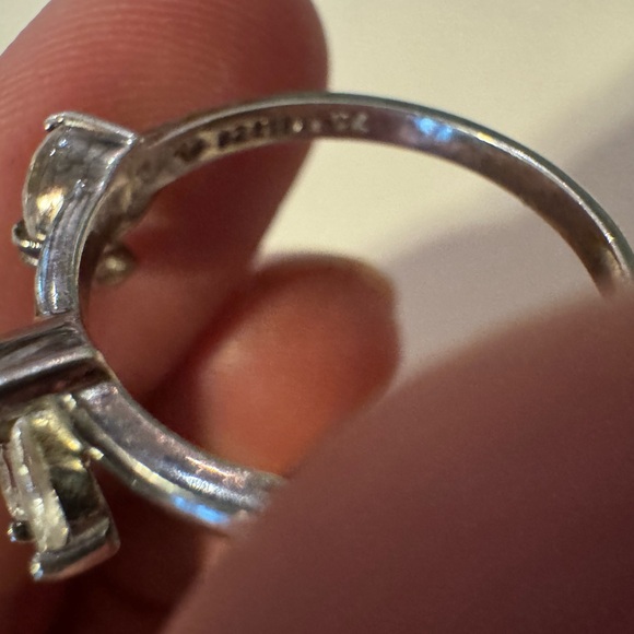 Vintage 925 Sterling silver ring with CZ’s - Picture 8 of 12
